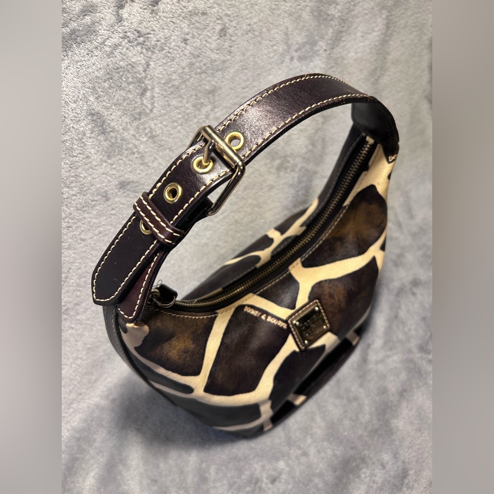 Dooney & Bourke Giraffe Print Hobo w/ Leather Strap & Trim and Gold Hardware - Picture 5 of 10